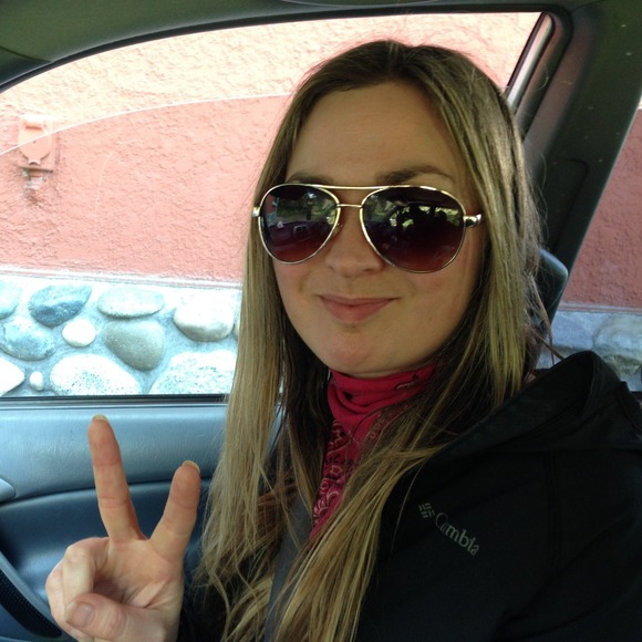 Meet your Posher, Alison - Picture 3 of 3